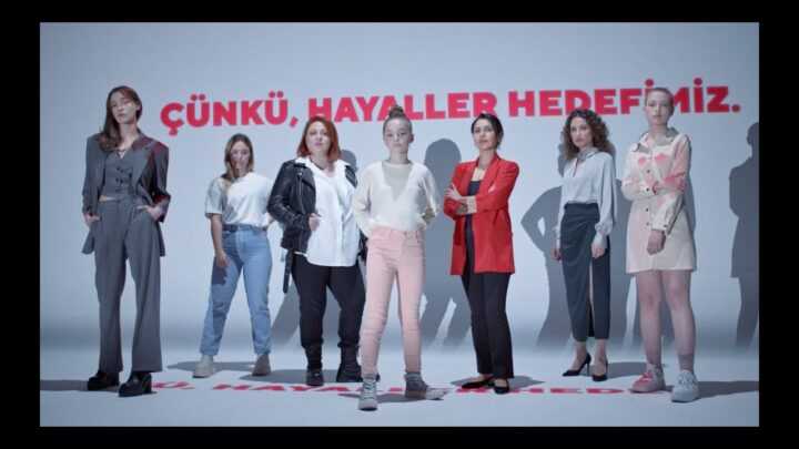 Koç Kadınlar Günü Reklamı – Şarkıyı kim söylüyor?